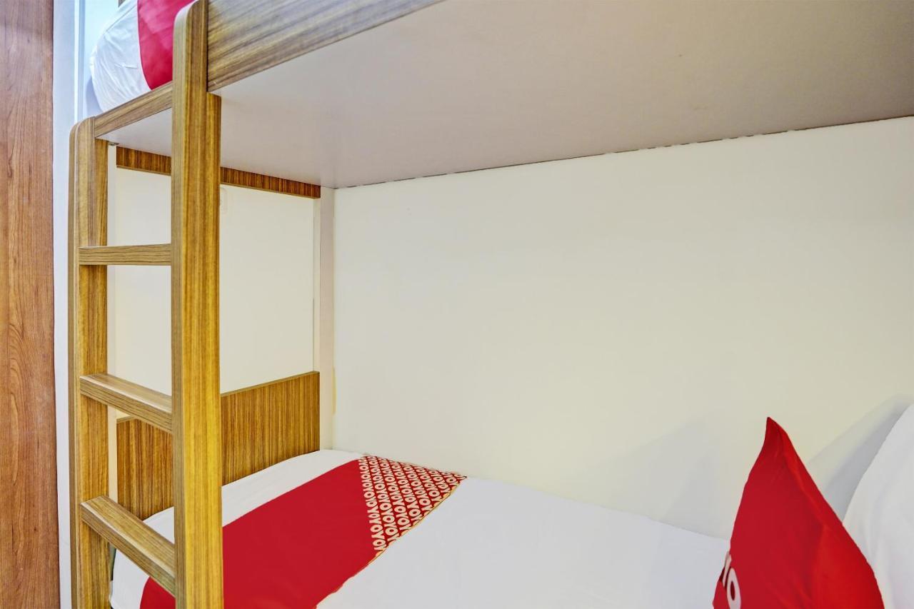 Oyo 92435 Sunlo Cozy Home Family Homestay Syariah Sorabaya Extérieur photo