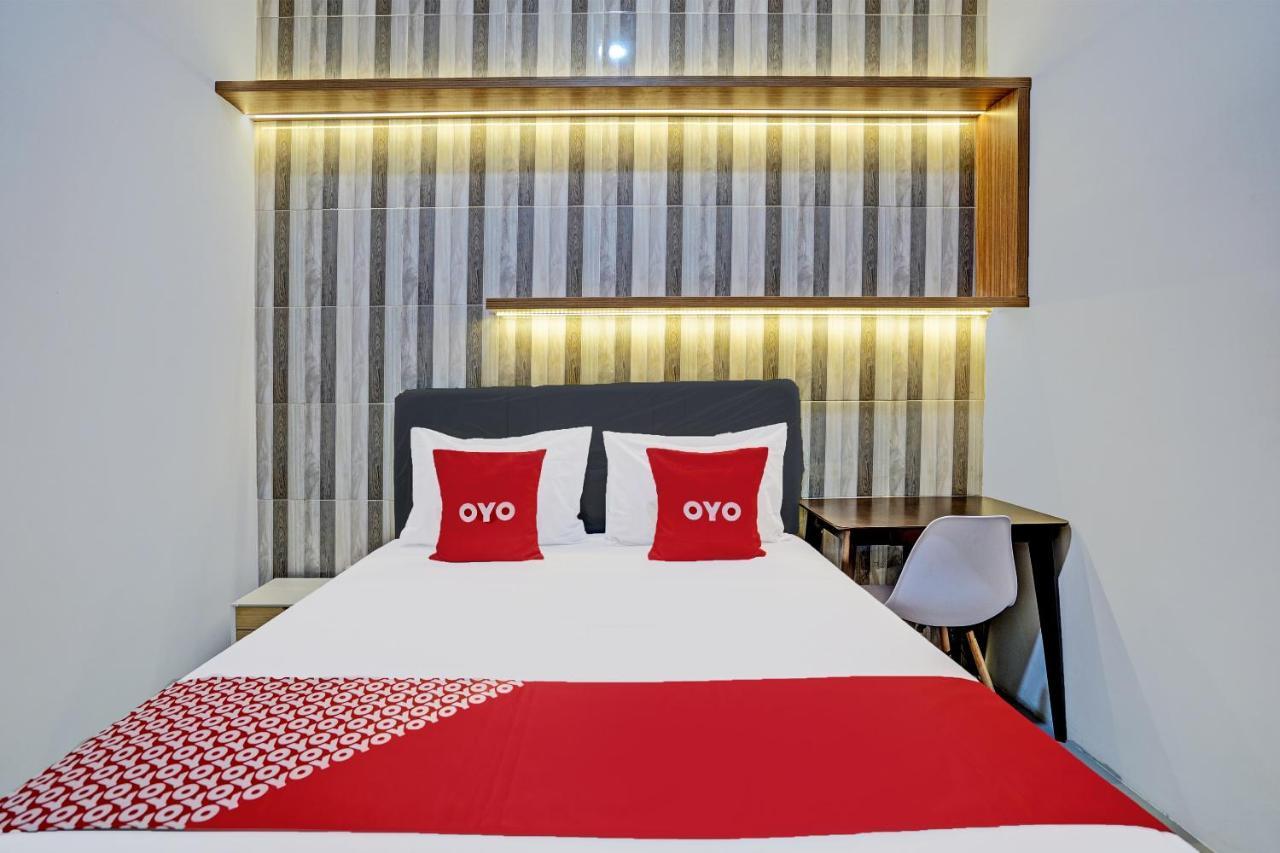 Oyo 92435 Sunlo Cozy Home Family Homestay Syariah Sorabaya Extérieur photo