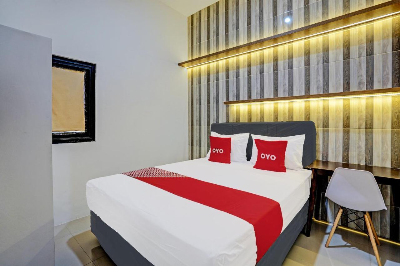 Oyo 92435 Sunlo Cozy Home Family Homestay Syariah Sorabaya Extérieur photo