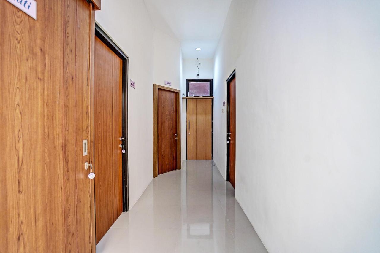 Oyo 92435 Sunlo Cozy Home Family Homestay Syariah Sorabaya Extérieur photo