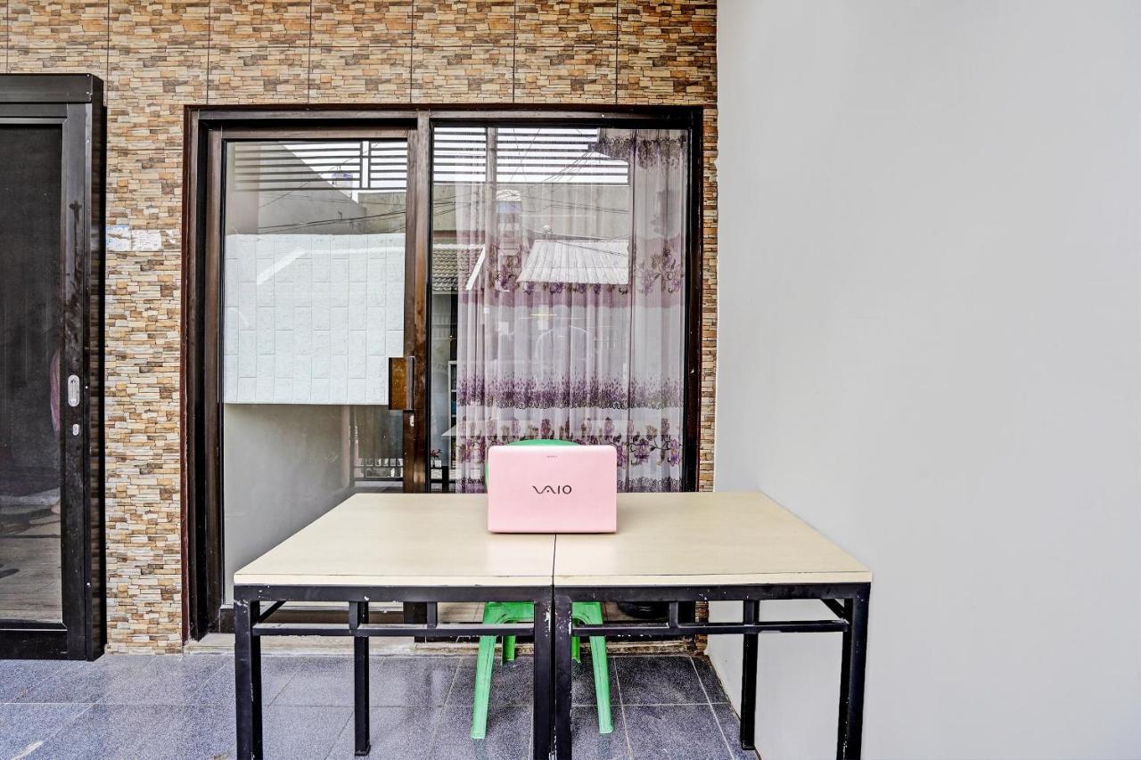 Oyo 92435 Sunlo Cozy Home Family Homestay Syariah Sorabaya Extérieur photo