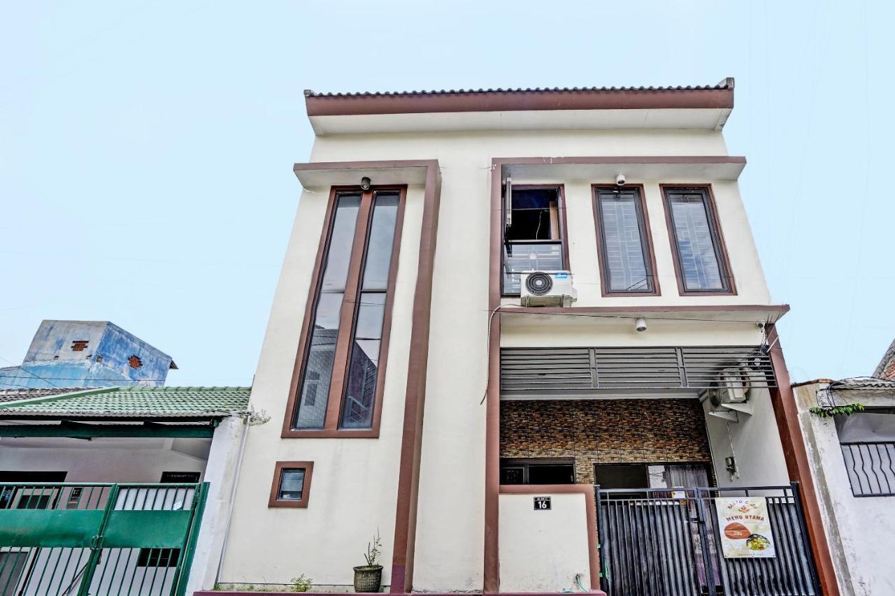 Oyo 92435 Sunlo Cozy Home Family Homestay Syariah Sorabaya Extérieur photo