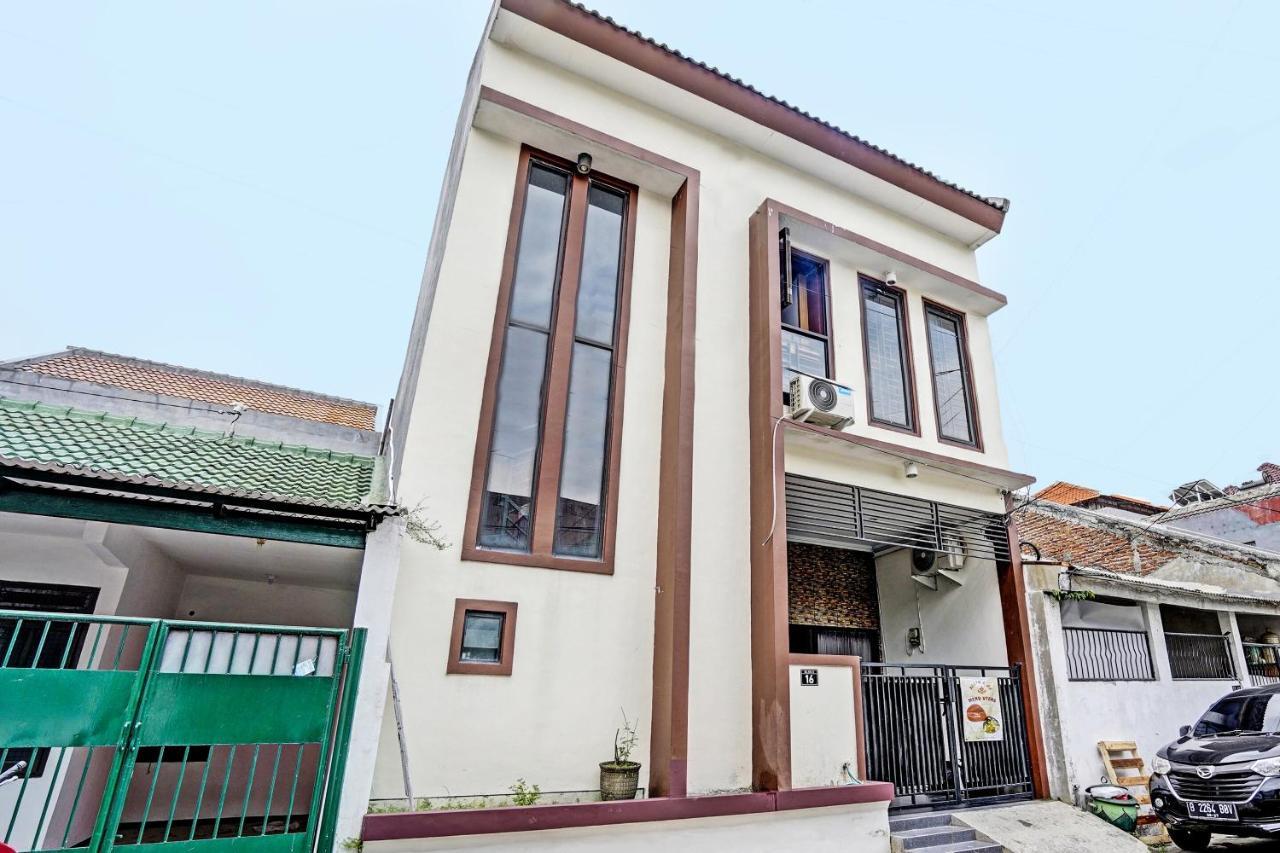 Oyo 92435 Sunlo Cozy Home Family Homestay Syariah Sorabaya Extérieur photo